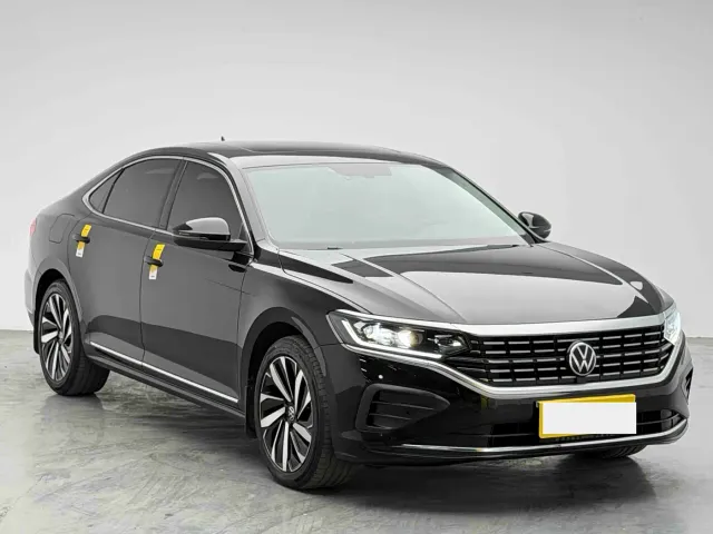 Volkswagen Passat — Фото автомобиля 3