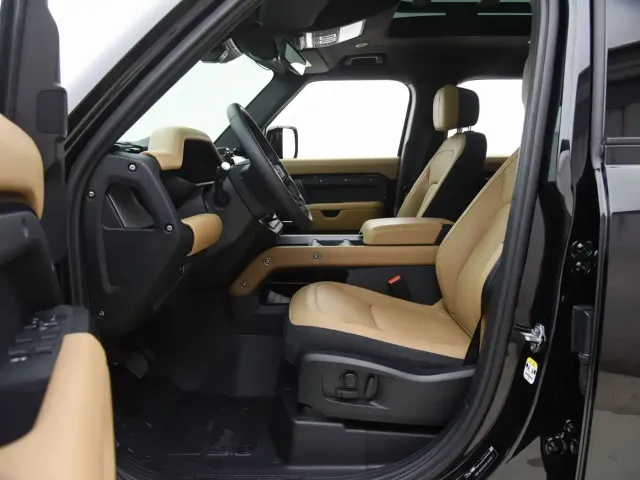 Land Rover Defender — Фото автомобиля 11