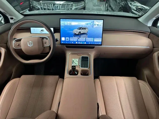 Leapmotor C10 — Фото автомобиля 13
