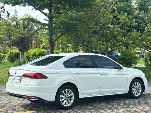 Volkswagen Bora — Фото автомобиля 9