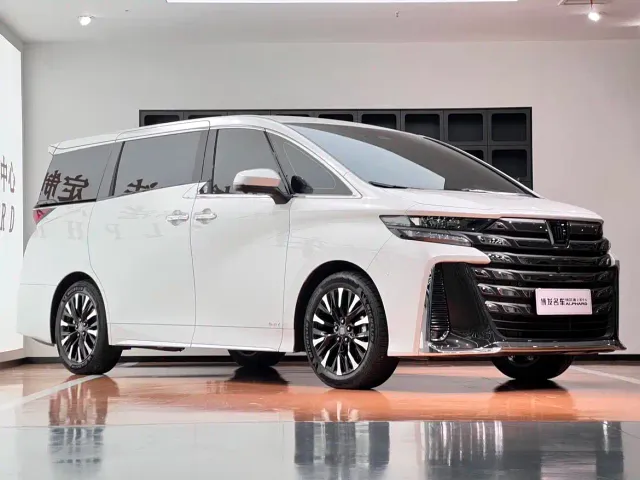Toyota Vellfire — Фото автомобиля 5