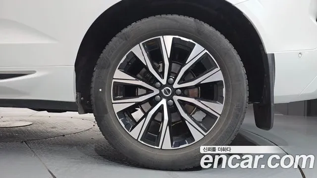 Вольво XC60 — Фото автомобиля 20