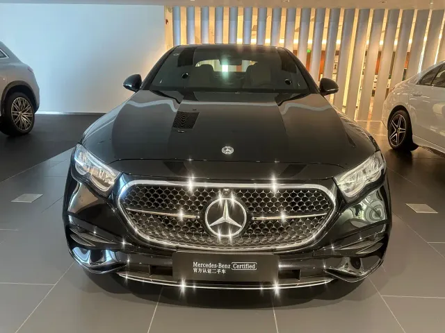 Mercedes-Benz E-Class — Фото автомобиля 2