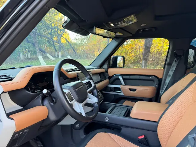 Land Rover Defender — Фото автомобиля 6