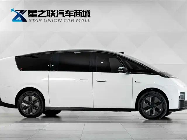 Li Auto MEGA — Фото автомобиля 5