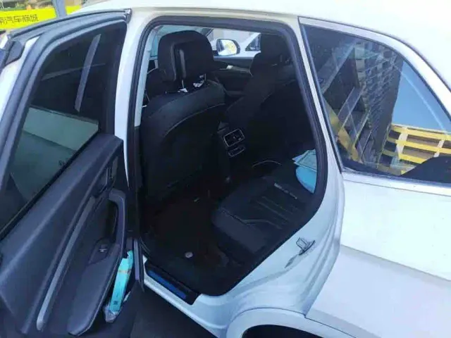 Audi Q5L — Фото автомобиля 5