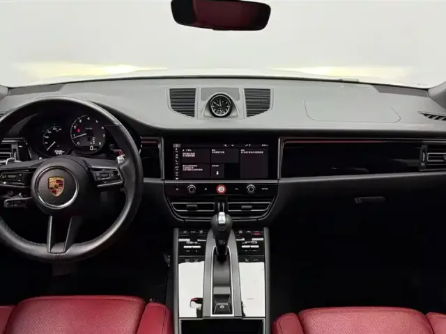 Porsche Macan — Фото автомобиля 11
