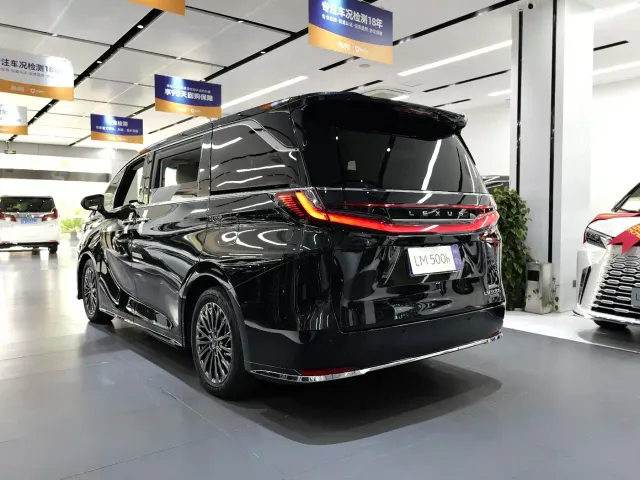 Lexus Lexus LM 2023 500h 6-Seater Prestige Edition — Фото автомобиля 7