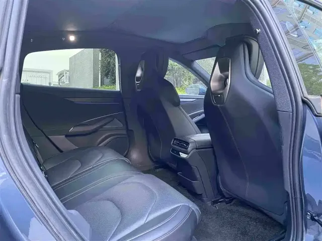 Xiaomi SU7 — Фото автомобиля 12