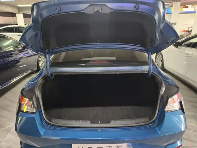 Hyundai Elantra — Фото автомобиля 18