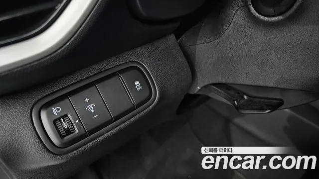 Hyundai Venue — Фото автомобиля 19