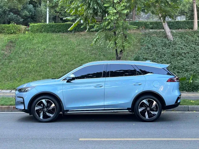 BYD Tang — Фото автомобиля 4