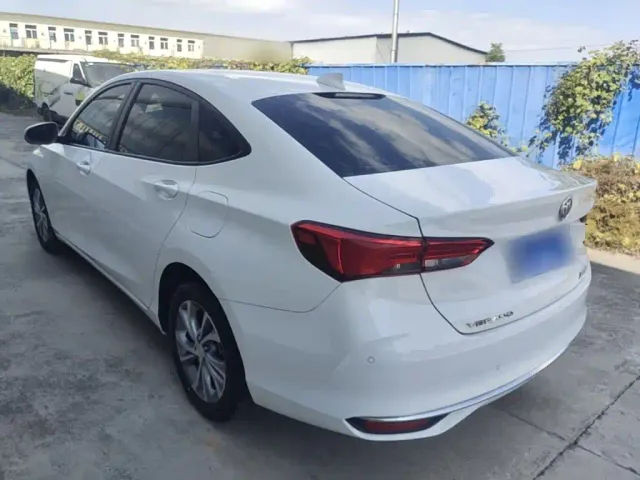 Buick Verano — Фото автомобиля 4