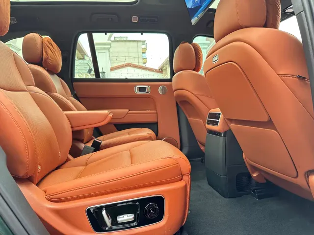 Li Auto L9 — Фото автомобиля 12
