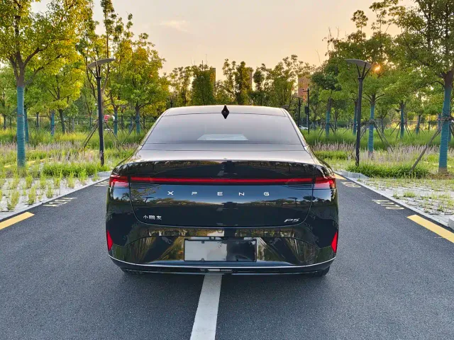 Xpeng P5 — Фото автомобиля 5