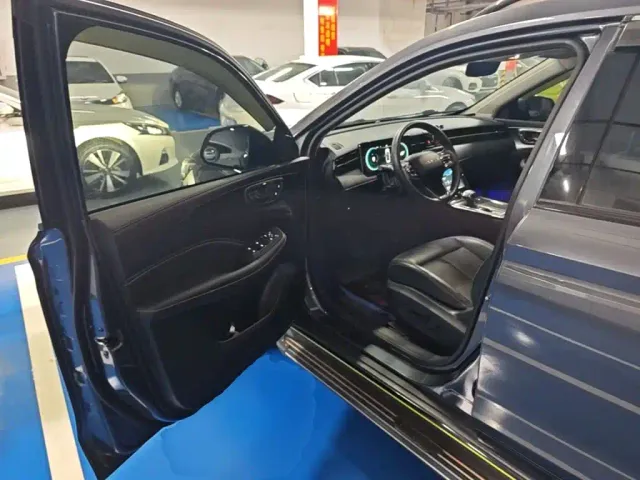Roewe RX5 — Фото автомобиля 15