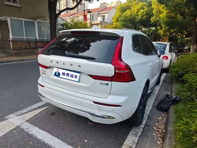 Volvo XC60 — Фото автомобиля 7