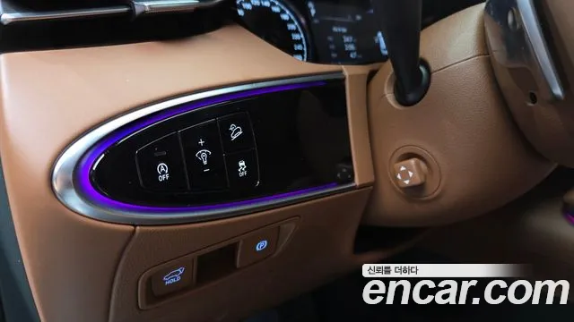 Genesis GV70 — Фото автомобиля 25