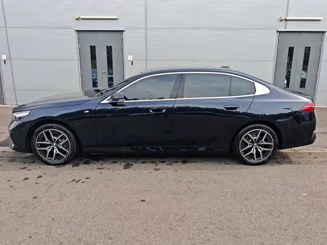 BMW i5 — Фото автомобиля 5