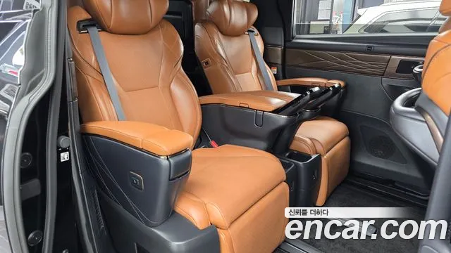 Toyota Alphard — Фото автомобиля 11