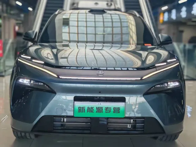 Фотография автомобиля — BYD Tang L