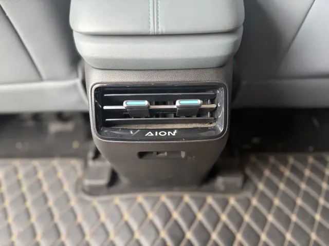 GAC Aion Y — Фото автомобиля 12