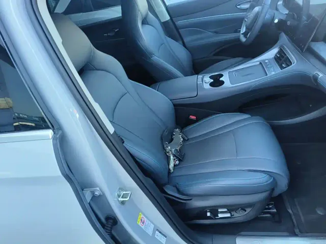 BYD Hai Shi 07 DM-i — Фото автомобиля 24