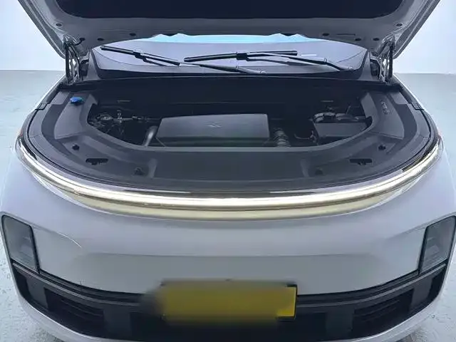Li Auto L9 — Фото автомобиля 7
