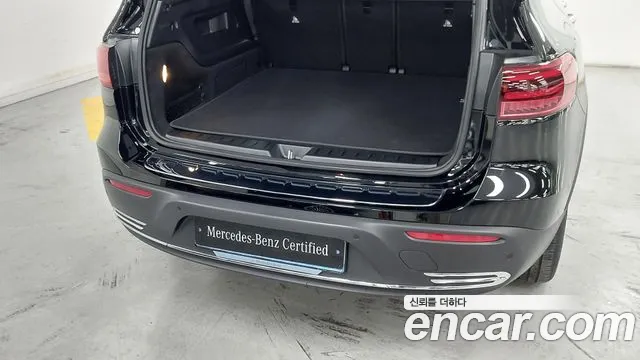 Mercedes-Benz EQB — Фото автомобиля 11