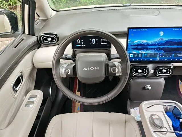 GAC Aion UT — Фото автомобиля 10