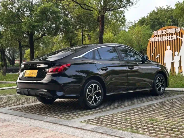 MG 5 — Фото автомобиля 9