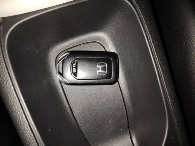 Honda Fit — Фото автомобиля 8