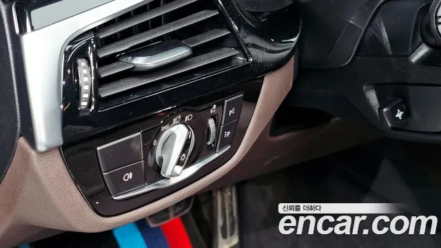 BMW 5 Series G30 — Фото автомобиля 26
