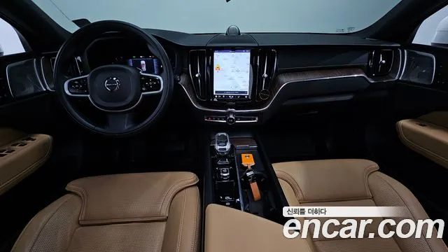 Вольво XC60 — Фото автомобиля 7