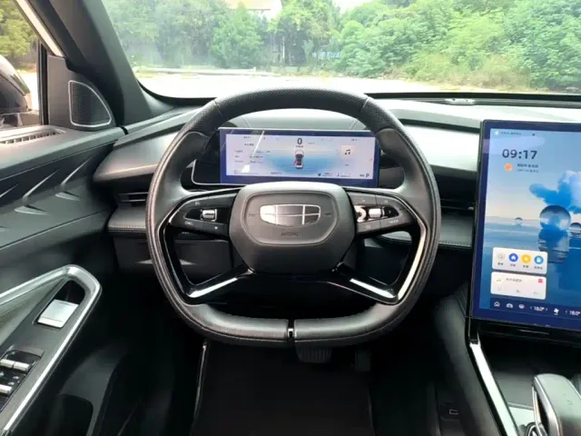 Geely Boyue — Фото автомобиля 10