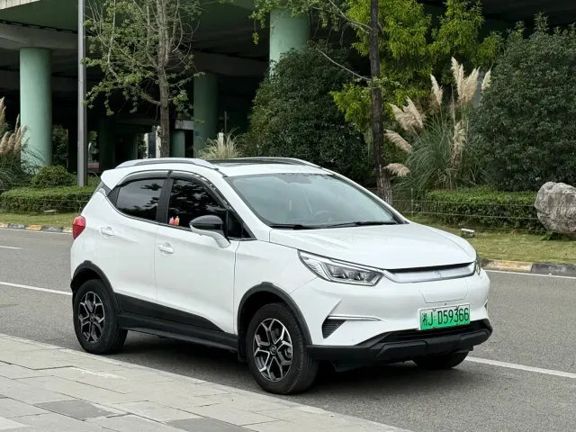BYD Yuan Pro — Фото автомобиля 3