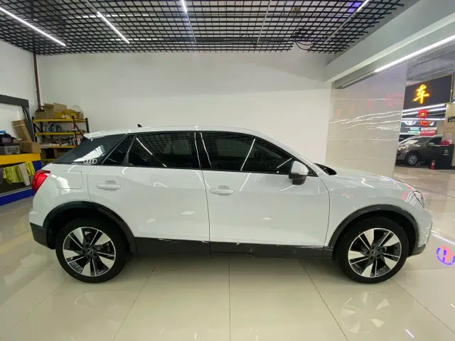 Audi Q2L — Фото автомобиля 4