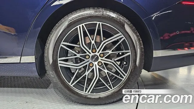 Genesis G90 Бензин 3.5 турбо AWD — Фото автомобиля 18