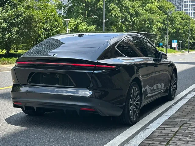 Nio ET5 — Фото автомобиля 10