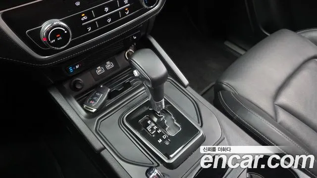 KG_Mobility_Ssangyong Rexton Новый Rexton Sport Khan Дизель 2.2 2WD — Фото автомобиля 9