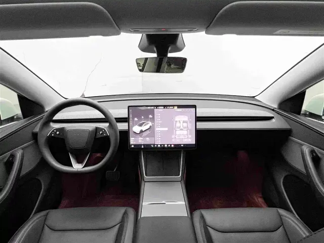 Tesla Model Y — Фото автомобиля 8