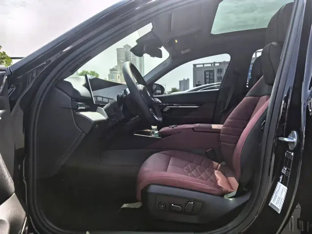 BMW 5 Series — Фото автомобиля 6