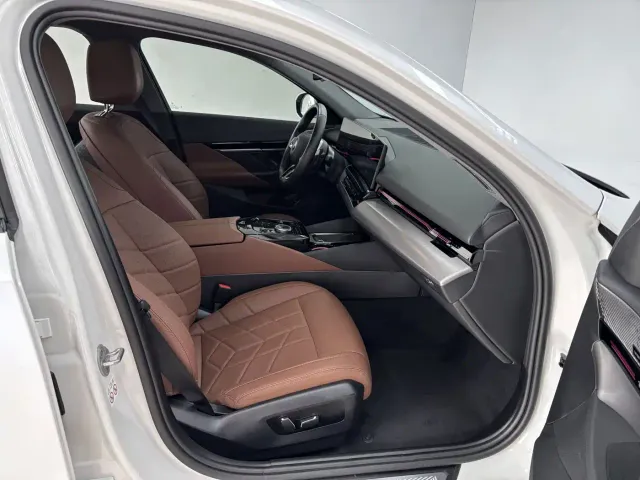 BMW 5 Series — Фото автомобиля 26
