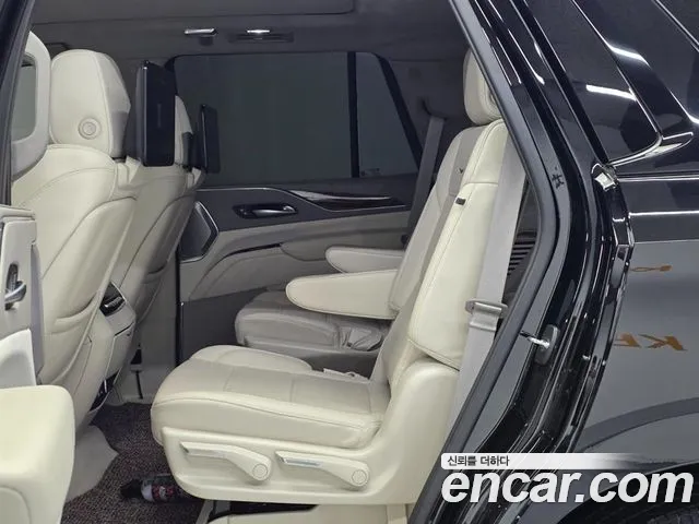 Cadillac Escalade Generation 5 — Фото автомобиля 16