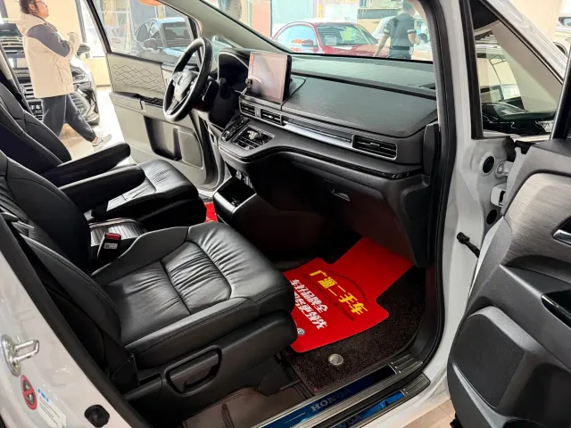 Honda Elysion — Фото автомобиля 11