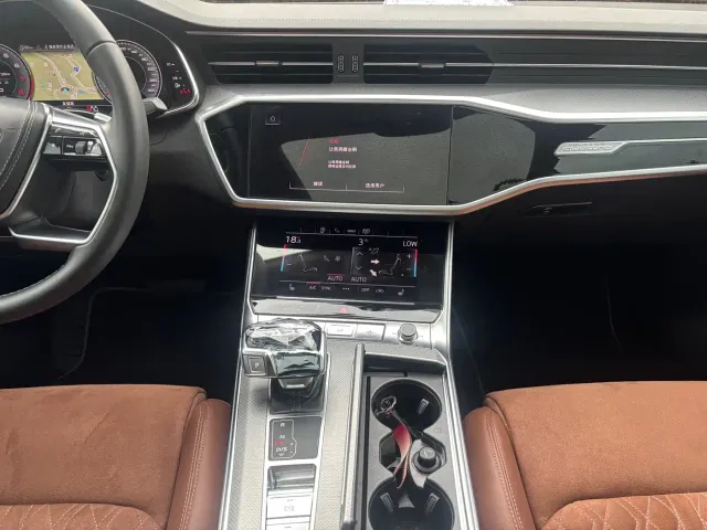 Audi A7L — Фото автомобиля 19