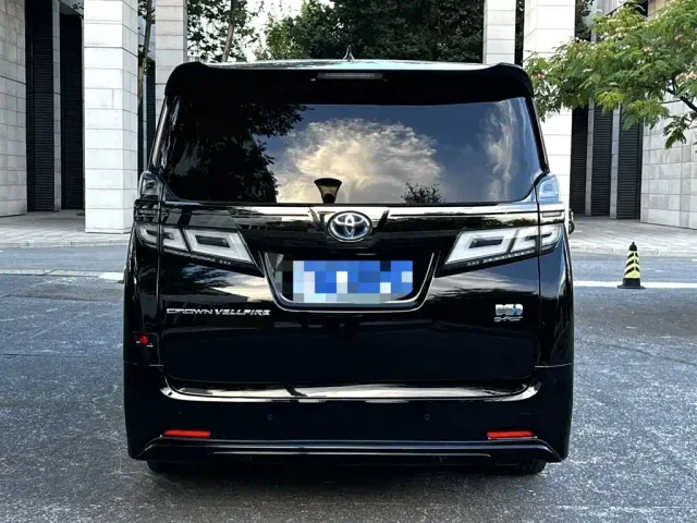 Toyota Vellfire — Фото автомобиля 18