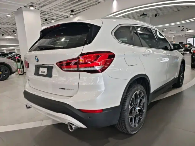 BMW X1 — Фото автомобиля 6
