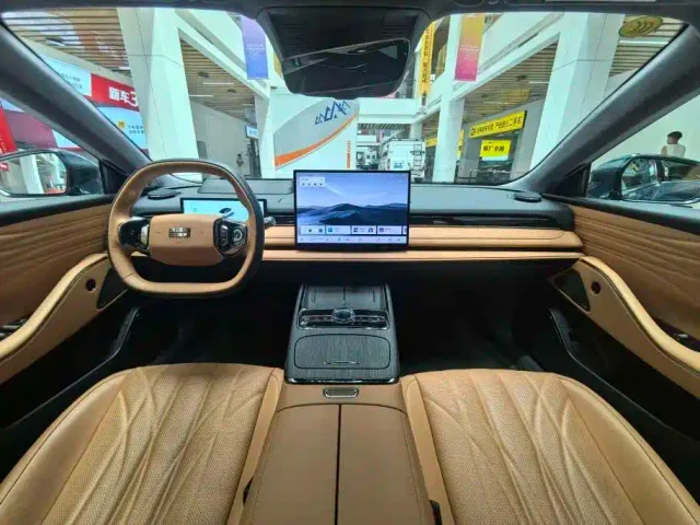 Geely Galaxy Xingyao 8 — Фото автомобиля 11