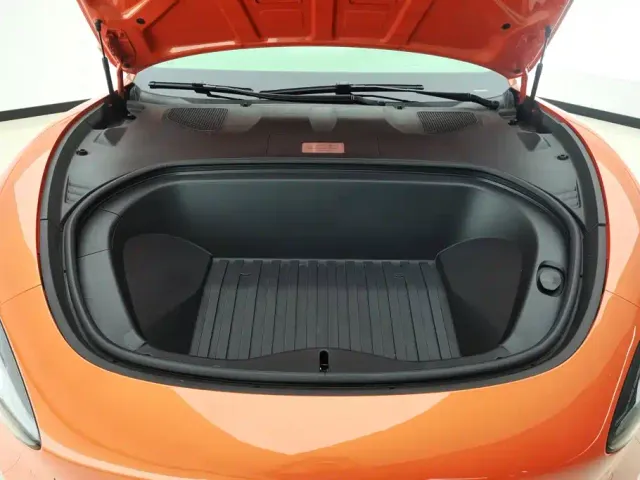 Xiaomi SU7 — Фото автомобиля 10